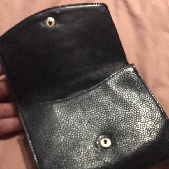 Chanel Black Leather Wallet with Iconic Logo - Picture 3 of 16